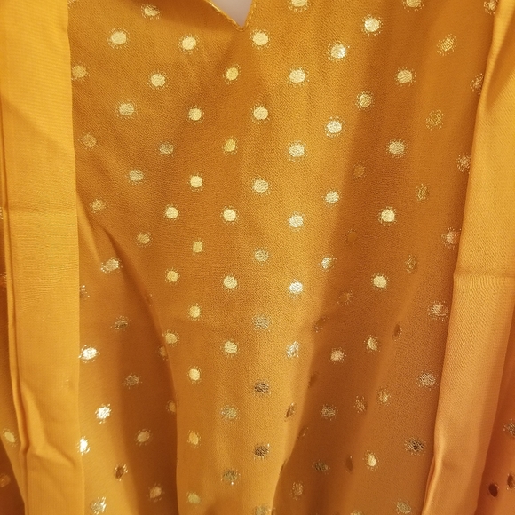 Forever 21 Sheer Sleevless top - Picture 2 of 4